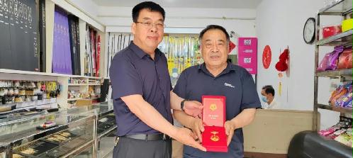 沐浴党恩暖心窝